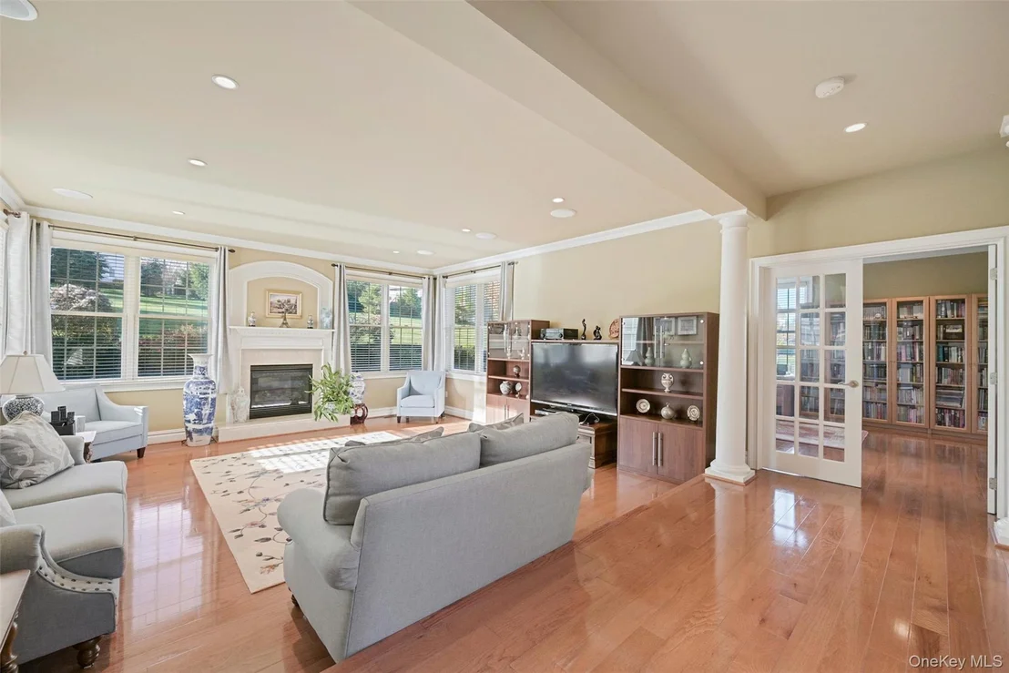 Photo of 42 Deangelis Drive