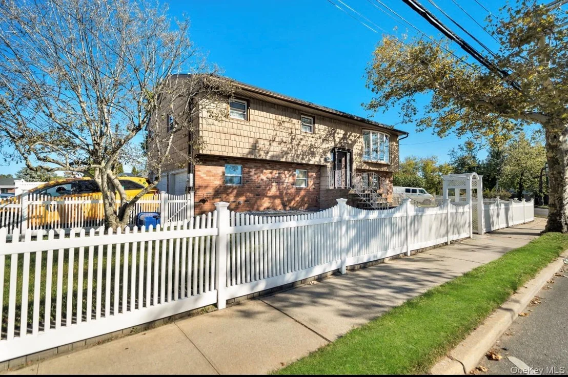 Photo of 1111 Franklin Avenue
