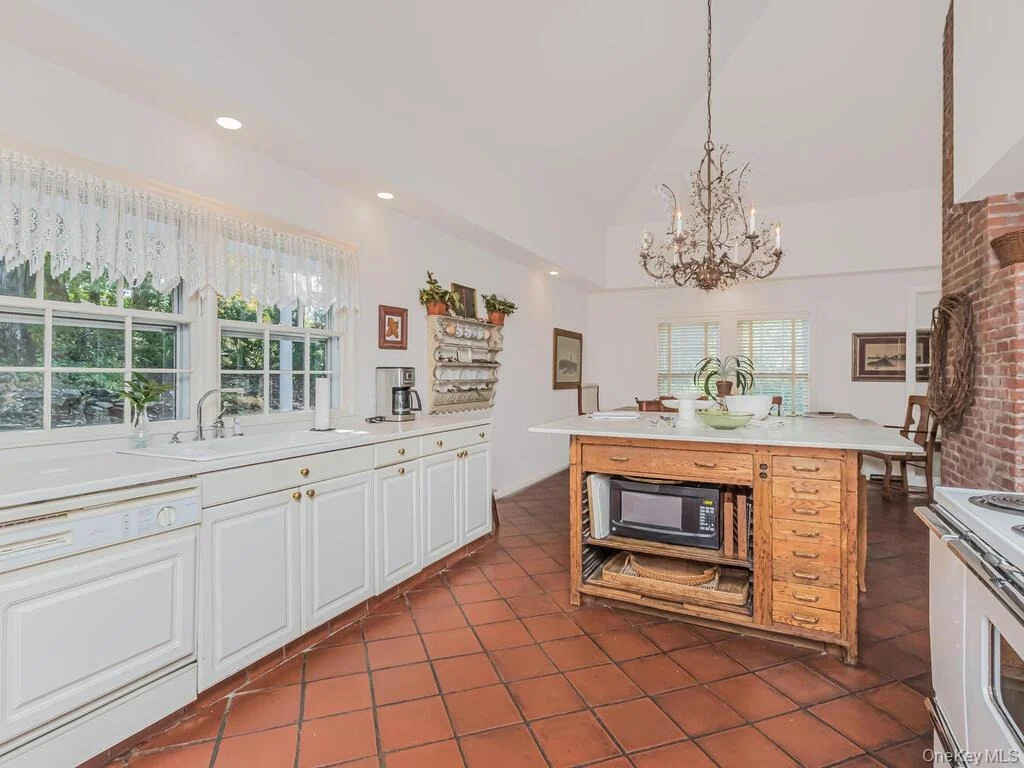 Photo of 105 Douglas Road