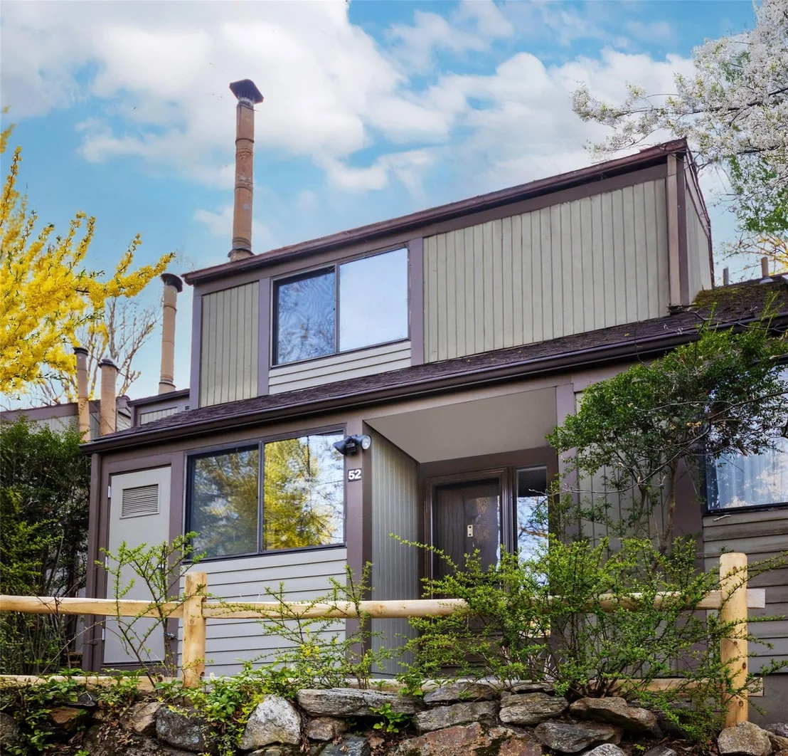 Photo of 52 Round Hill Road