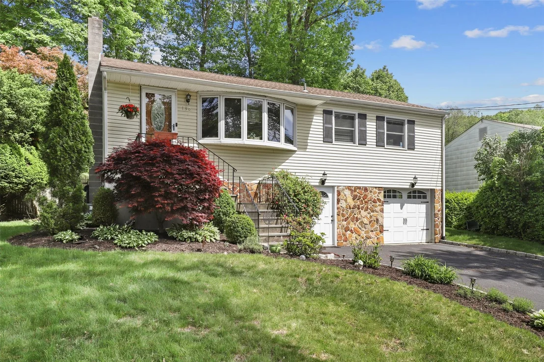 Photo of 130 Putnam Road