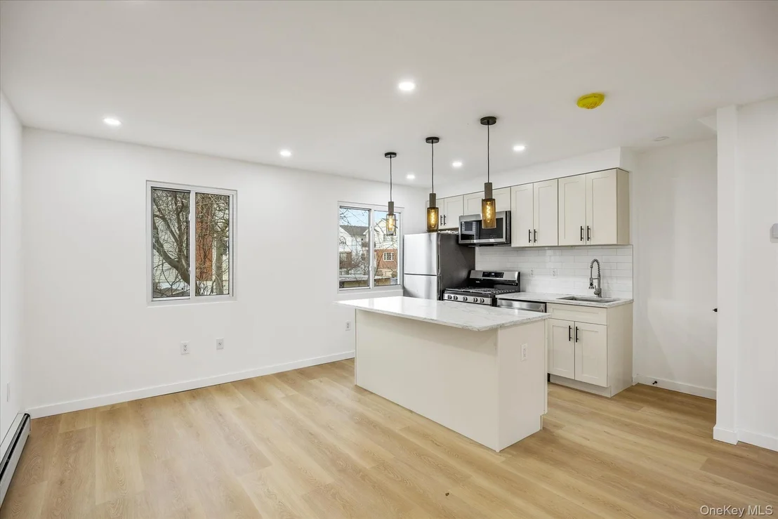 Photo of 641 Beach 65th Street