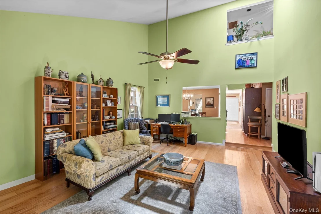 Photo of 7 Sutton Place