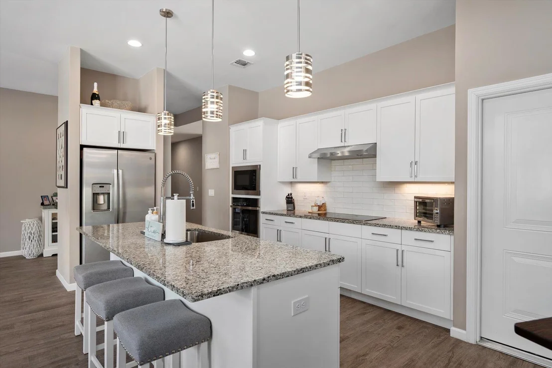 Photo of 15 Pondview Circle