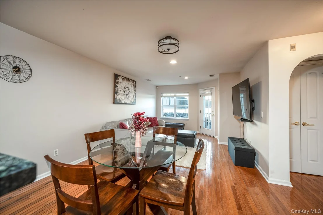 Photo of 214 Waterside Close