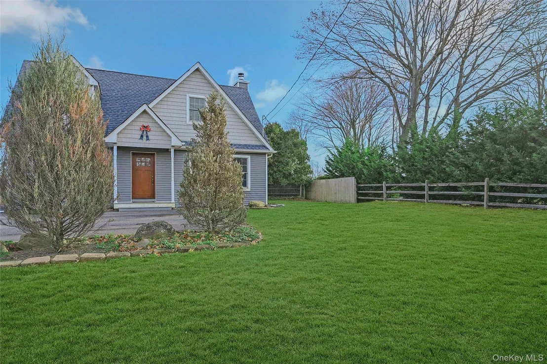 Photo of 1727 Main Road