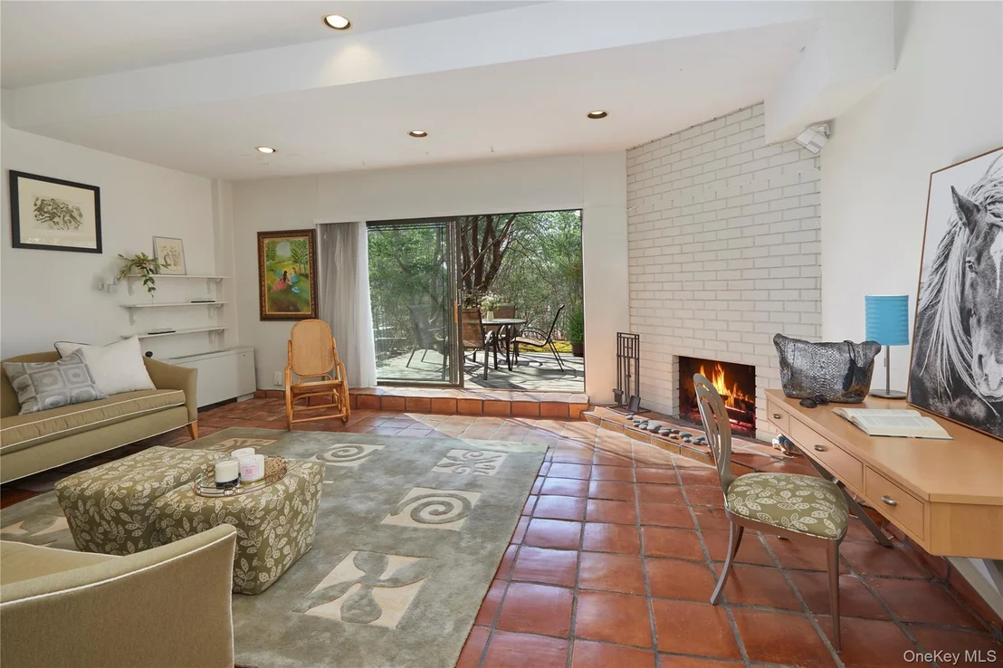 Photo of 4425 Douglas Avenue