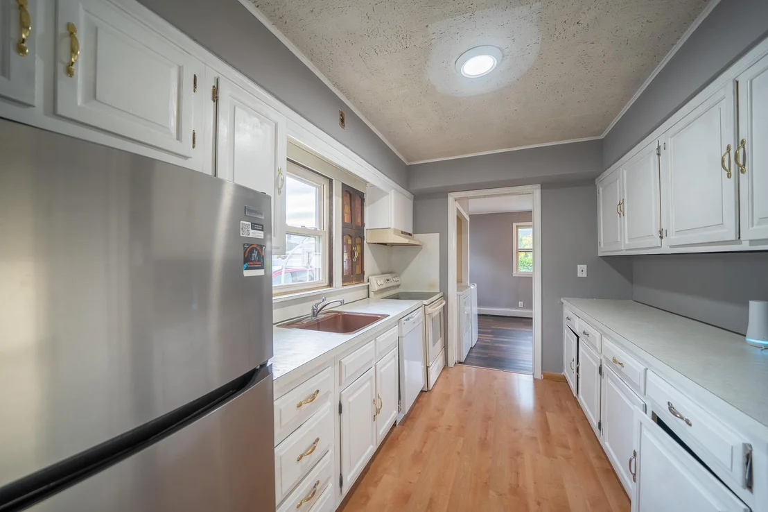 Photo of 31 PENINSULA Boulevard
