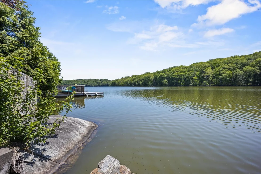 Photo of 65 Lakeside Road