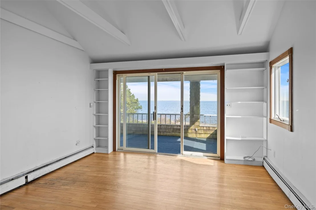 Photo of 4 Shore Road