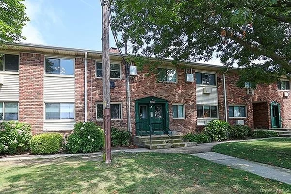 Photo of Unit 19B at 2449 Union Boulevard