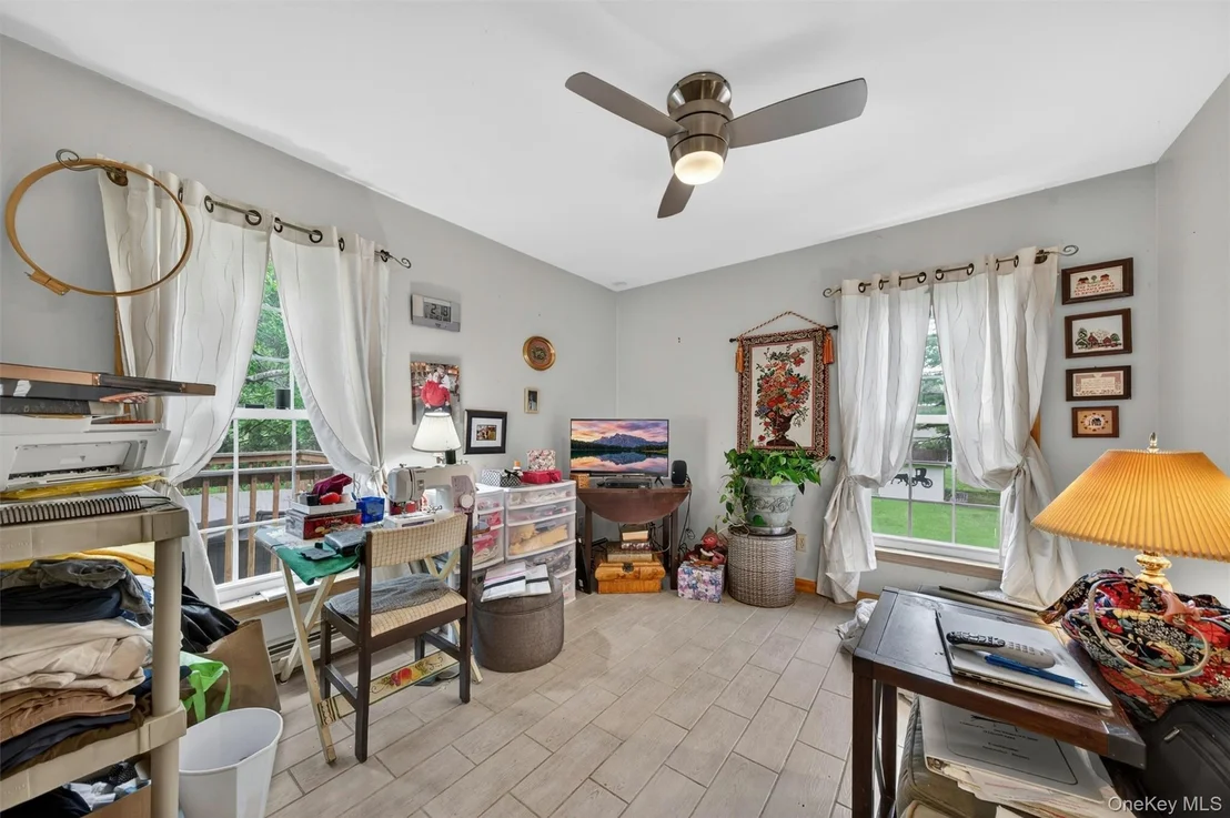 Photo of 48 Farries Avenue