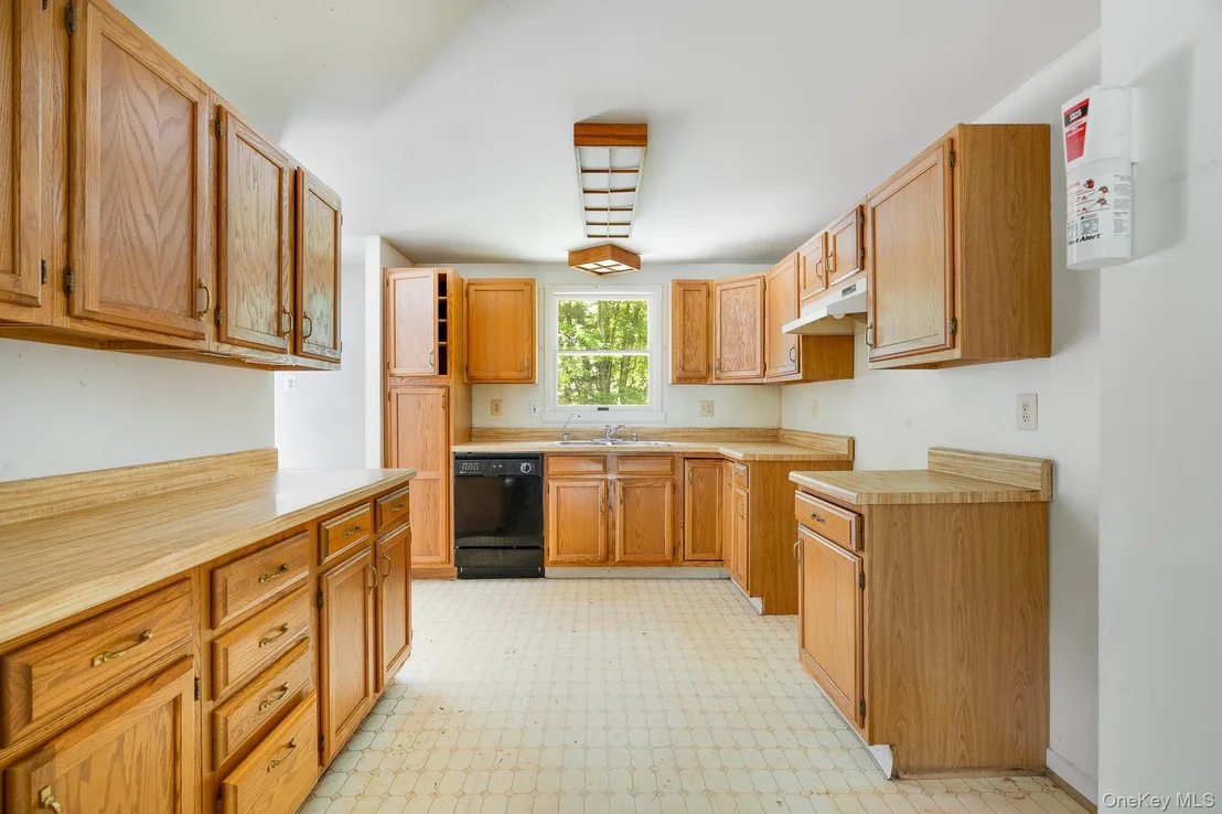 Photo of 16 Riverside Drive