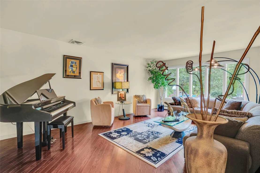 Photo of 62 Laurel Drive