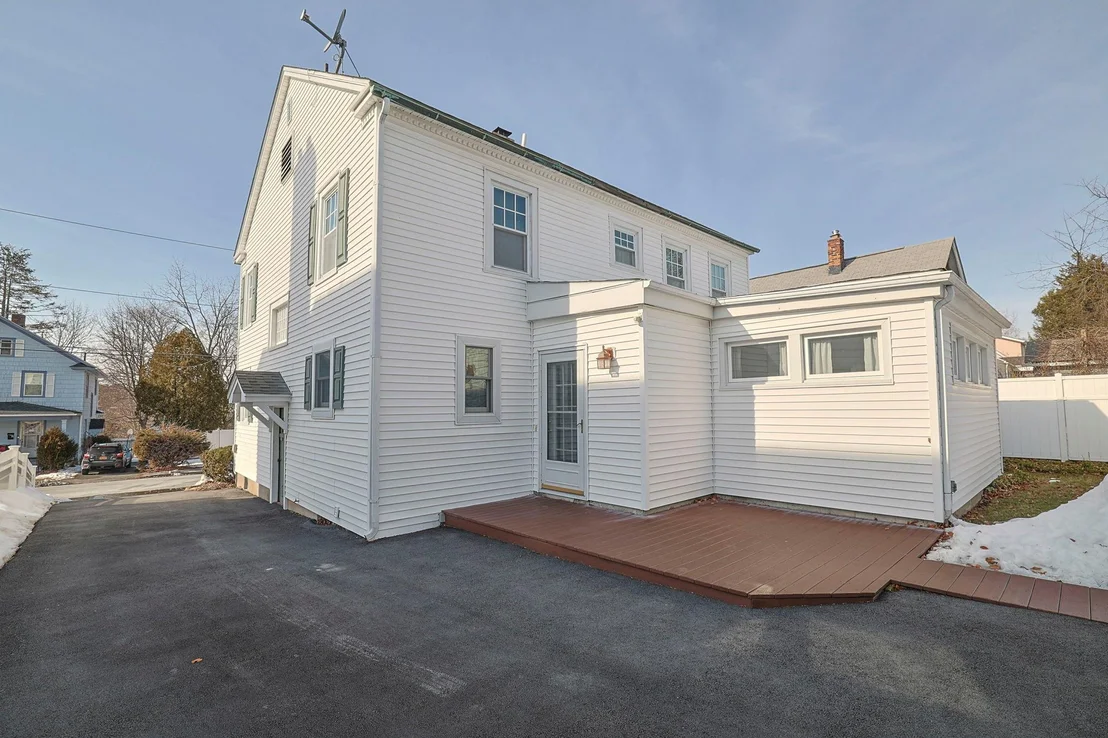 Photo of 7 Commonwealth Avenue