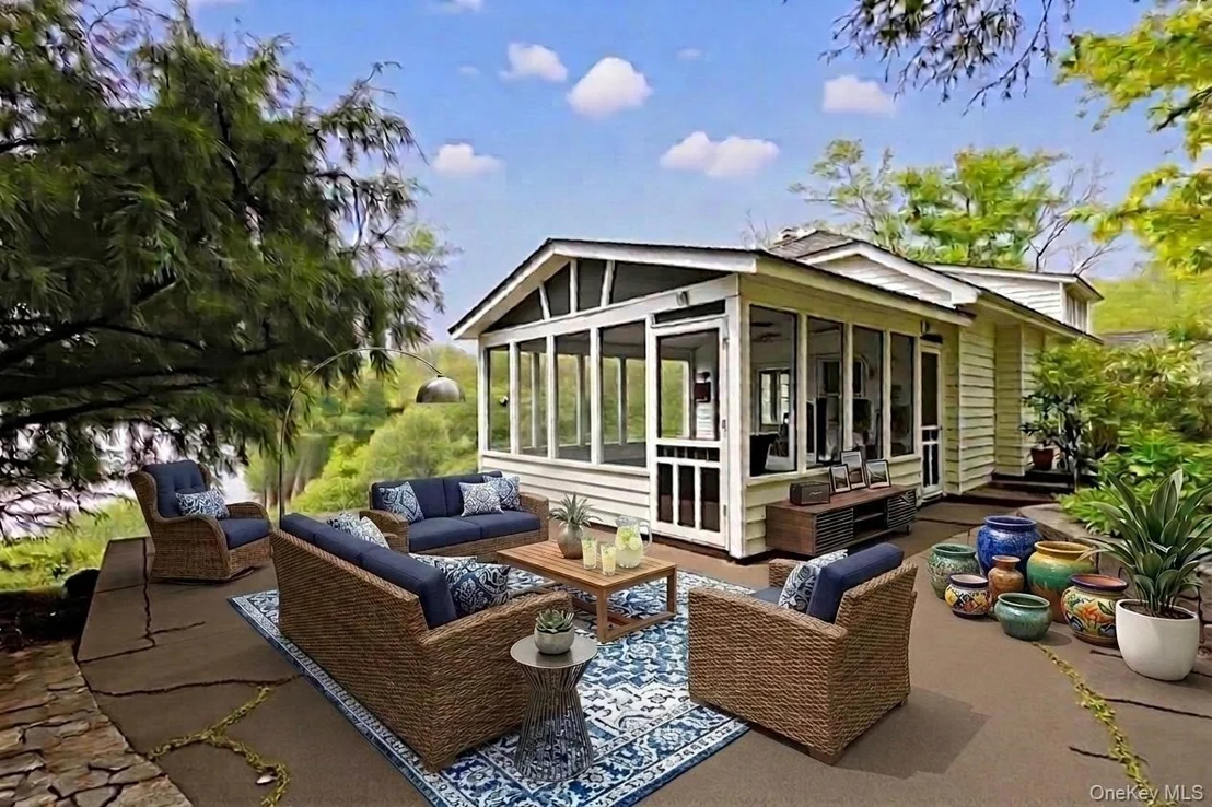 Photo of 122 Dutchess Drive