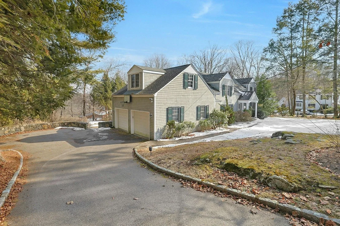 Photo of 41 Deepwood Drive