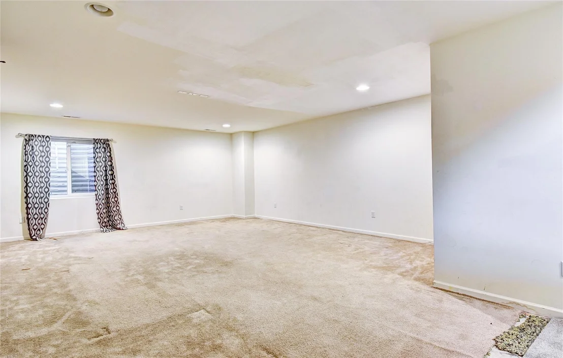 Photo of 1 Lindentree Lane