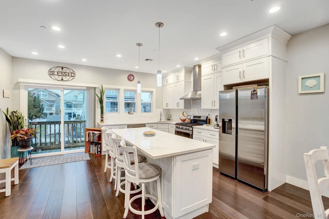 Photo of 124 Beach Avenue