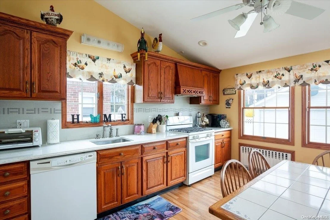 Photo of 46 Nassau Boulevard