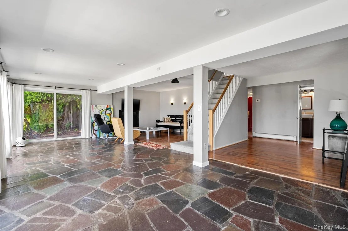 Photo of 12 Riverview Court