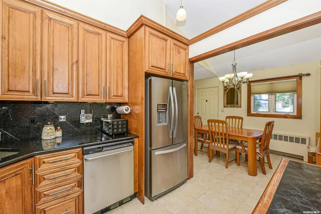 Photo of 15 Laurie Boulevard