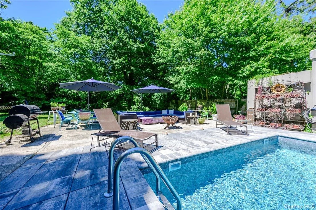 Photo of 35 Melrose Parkway