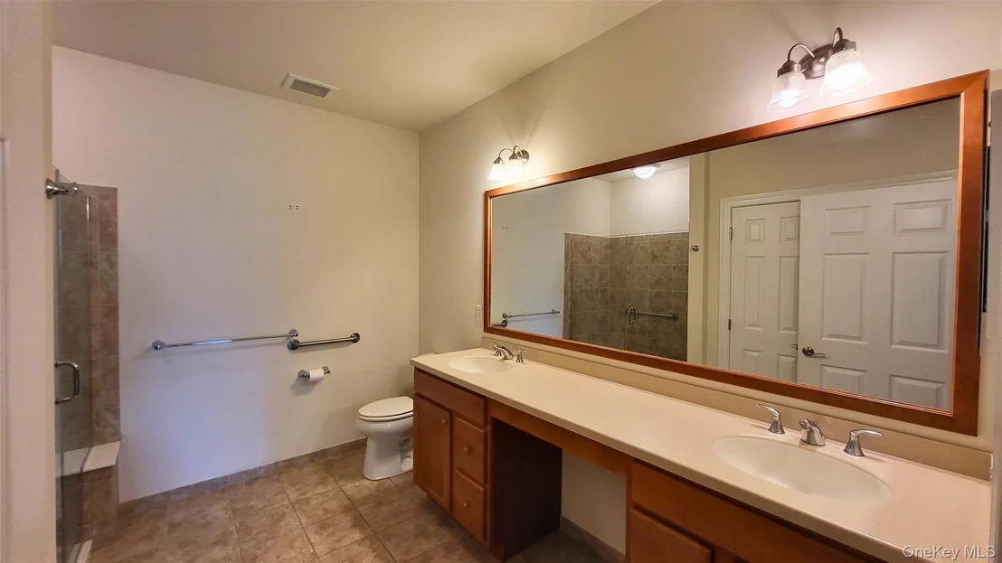 Photo of 621 Regency Drive