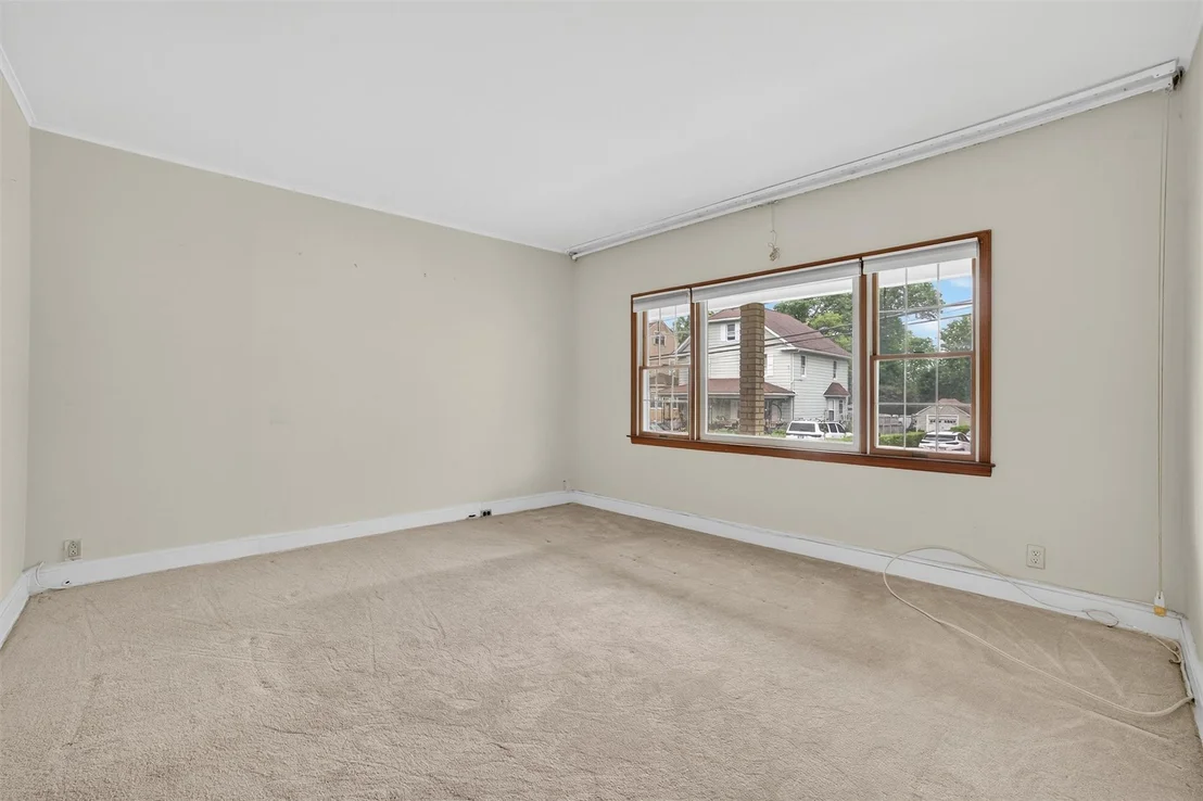 Photo of 31 Maple Avenue
