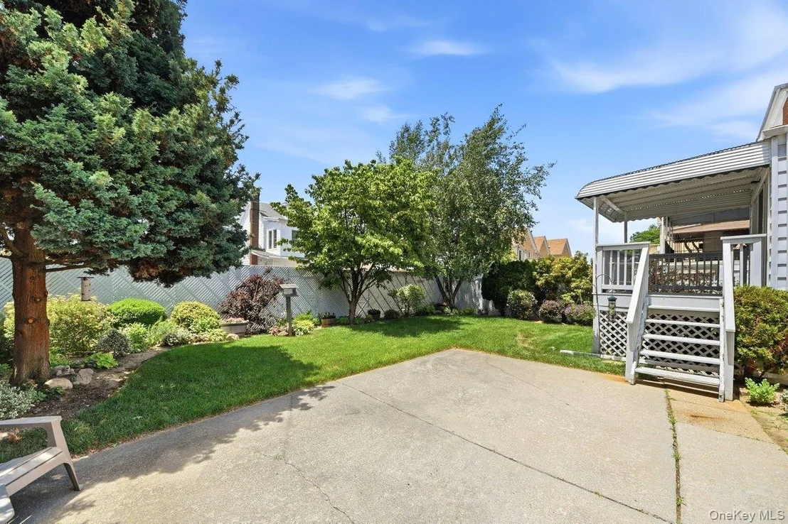 Photo of 195 Graff Avenue