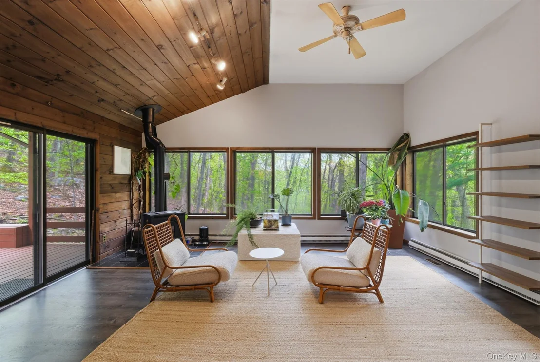 Photo of 8 Upper Shad Road