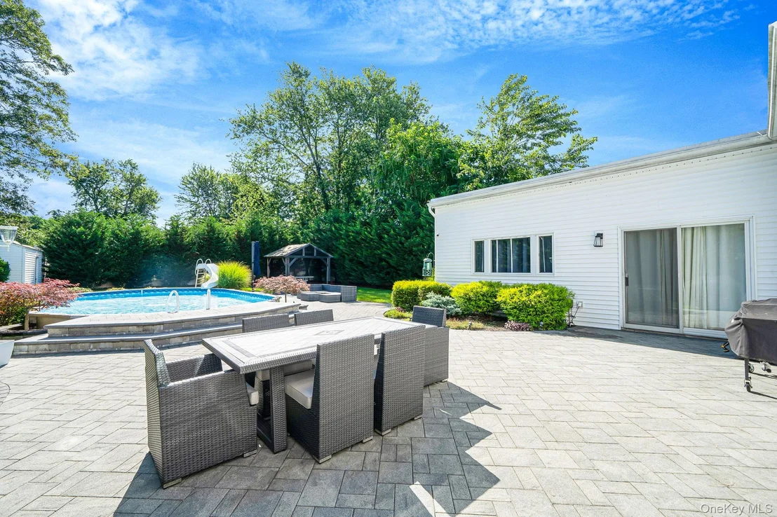 Photo of 29 Selden Boulevard