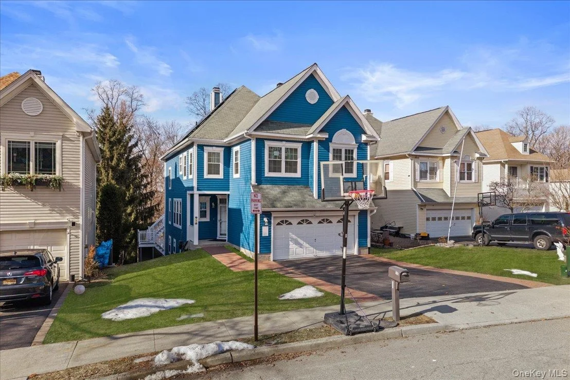 Photo of 192 Benefield Boulevard