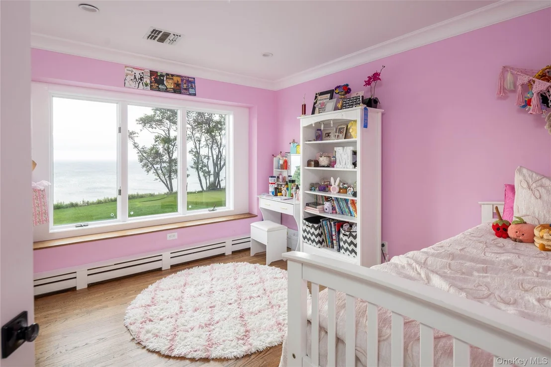 Photo of 37 Soundview Drive