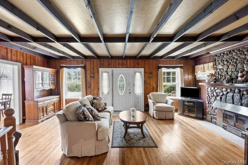 Photo of 84 Riviera Drive