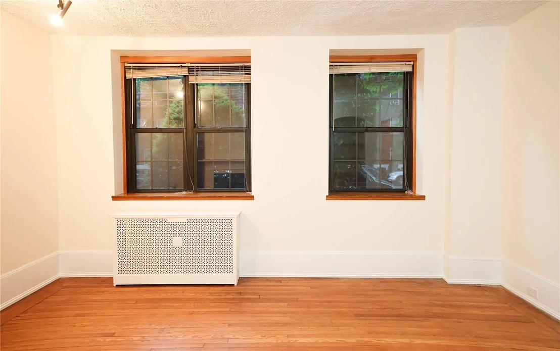 Photo of Unit 1A at 808 Bronx River Road
