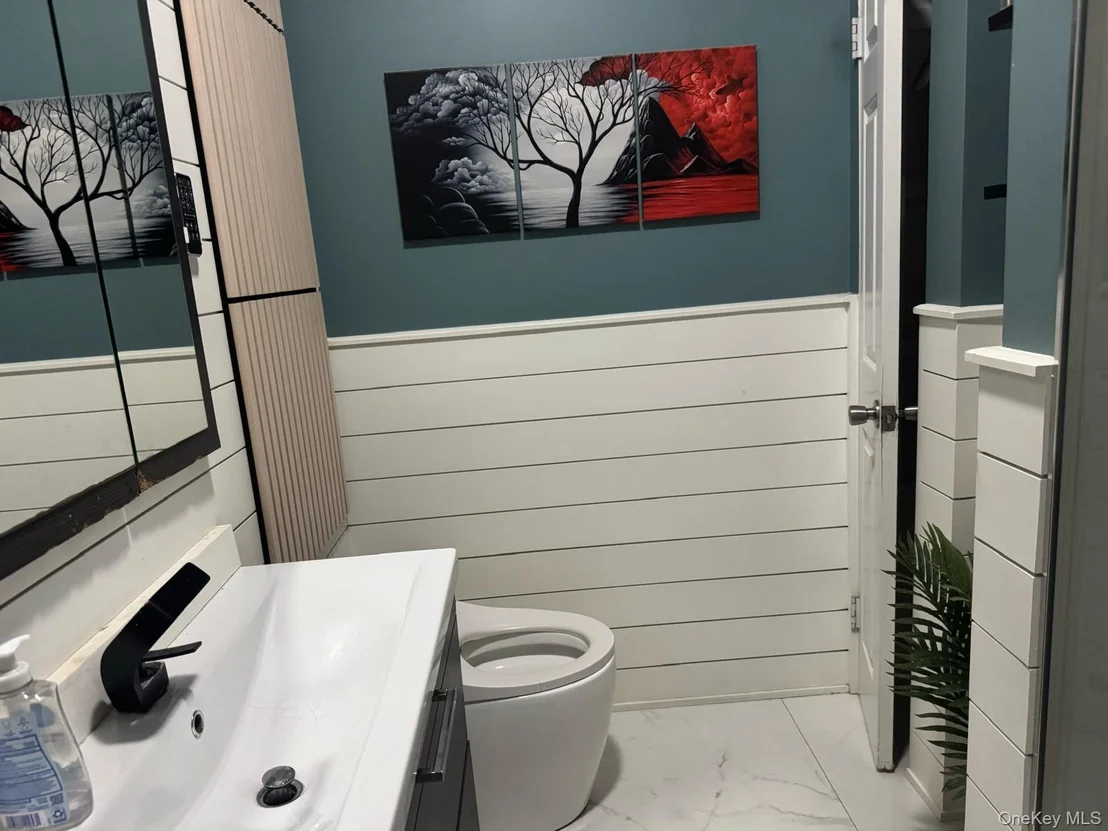 Photo of 172 N Ocean Avenue