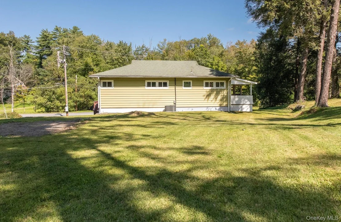 Photo of 44 Pine Woods Road