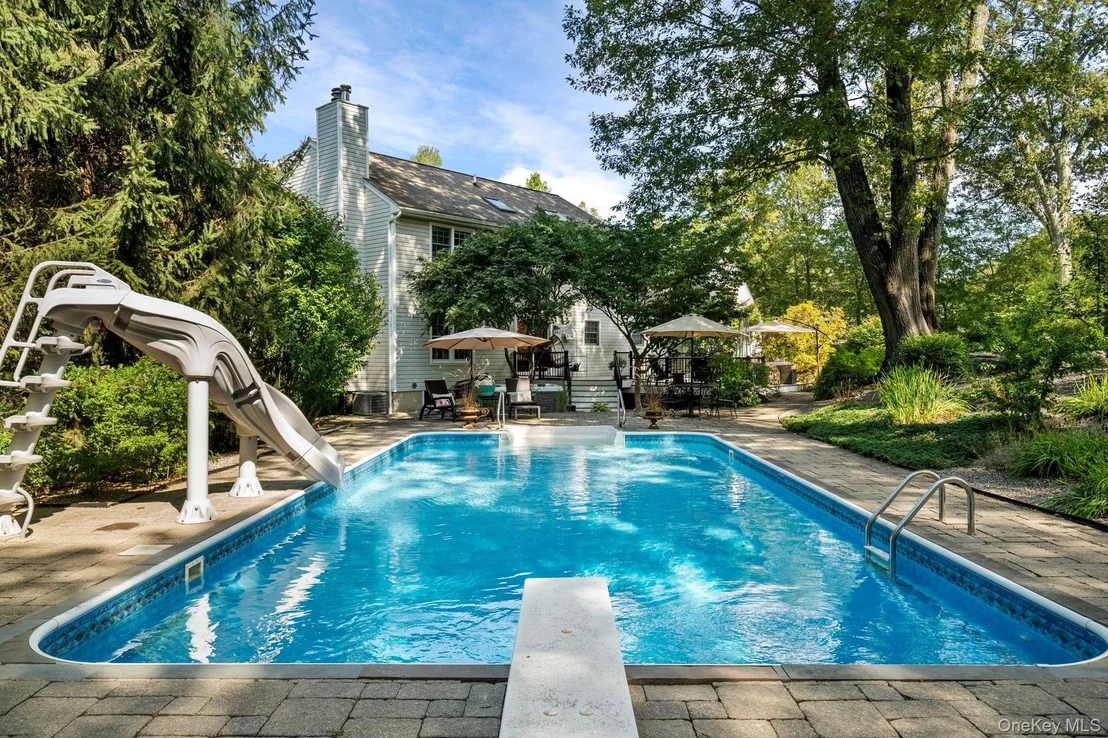 Photo of 6 Ridge Circle
