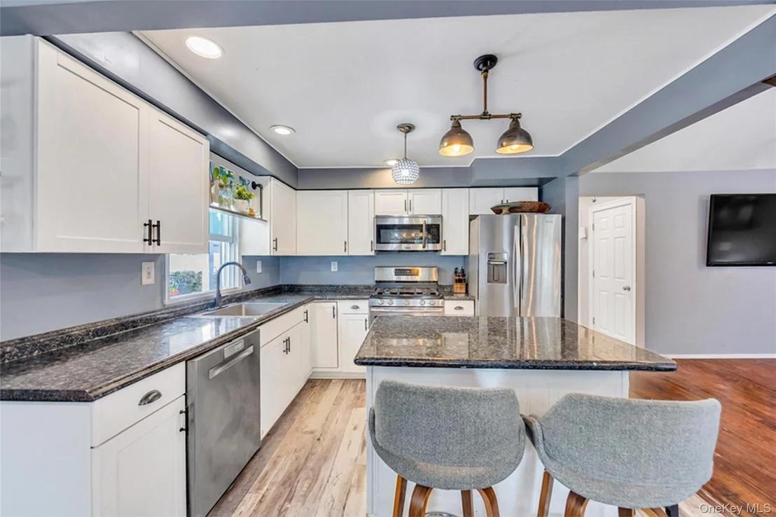 Photo of 115 Dahlia Drive