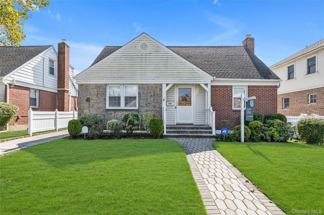 Photo of 107 Aster Drive