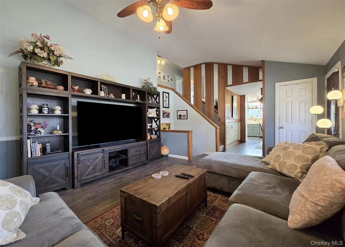 Photo of 261 Phyllis Drive