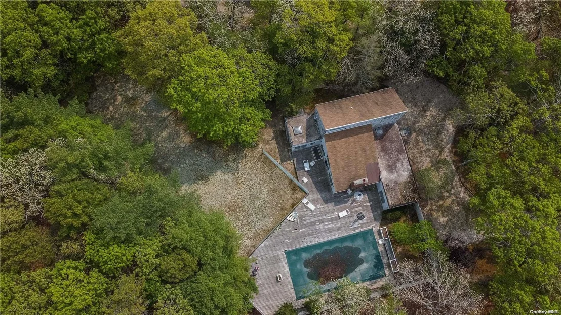 Photo of 20 Midhampton Avenue
