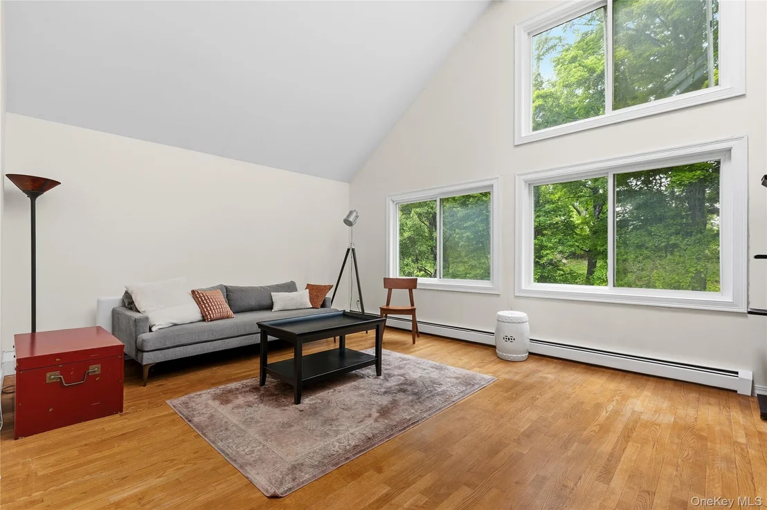 Photo of 65 Cliffside Lane