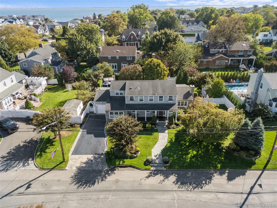 Photo of 156 Cabot Road