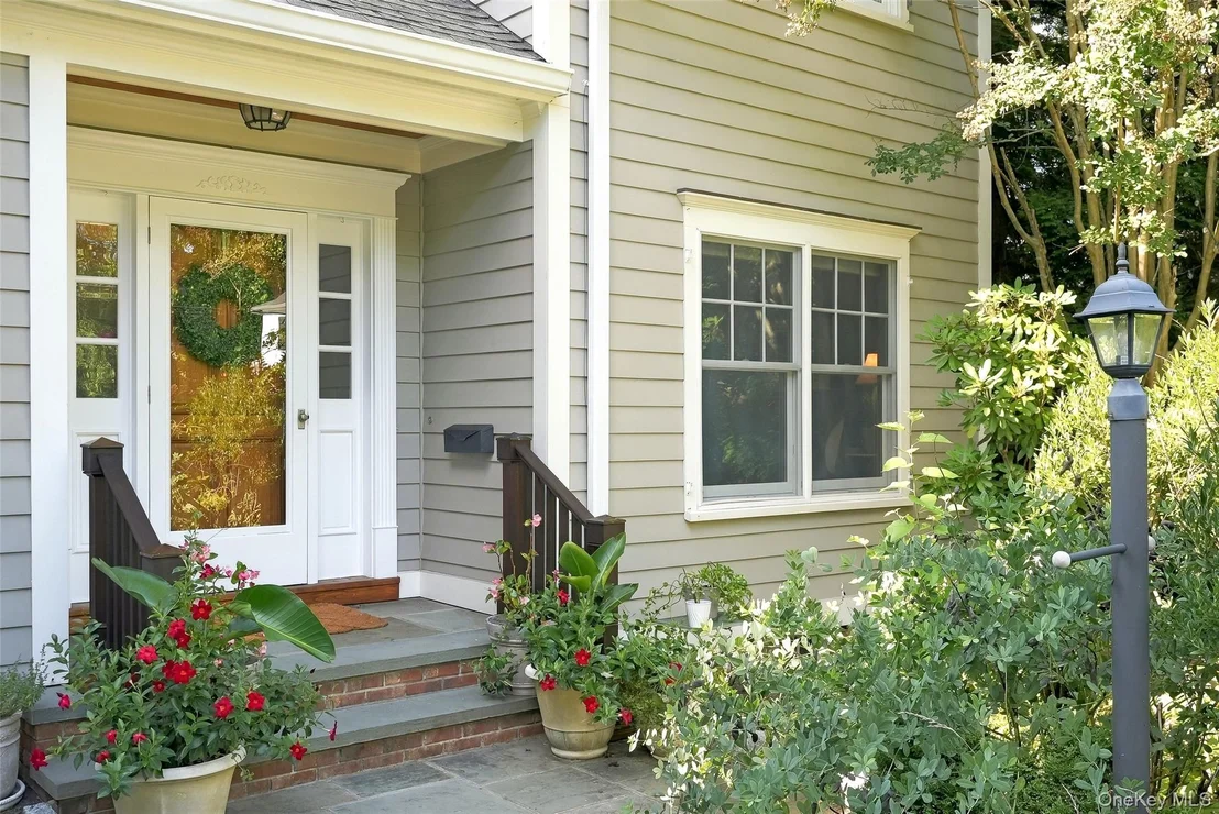 Photo of 102 Florence Avenue