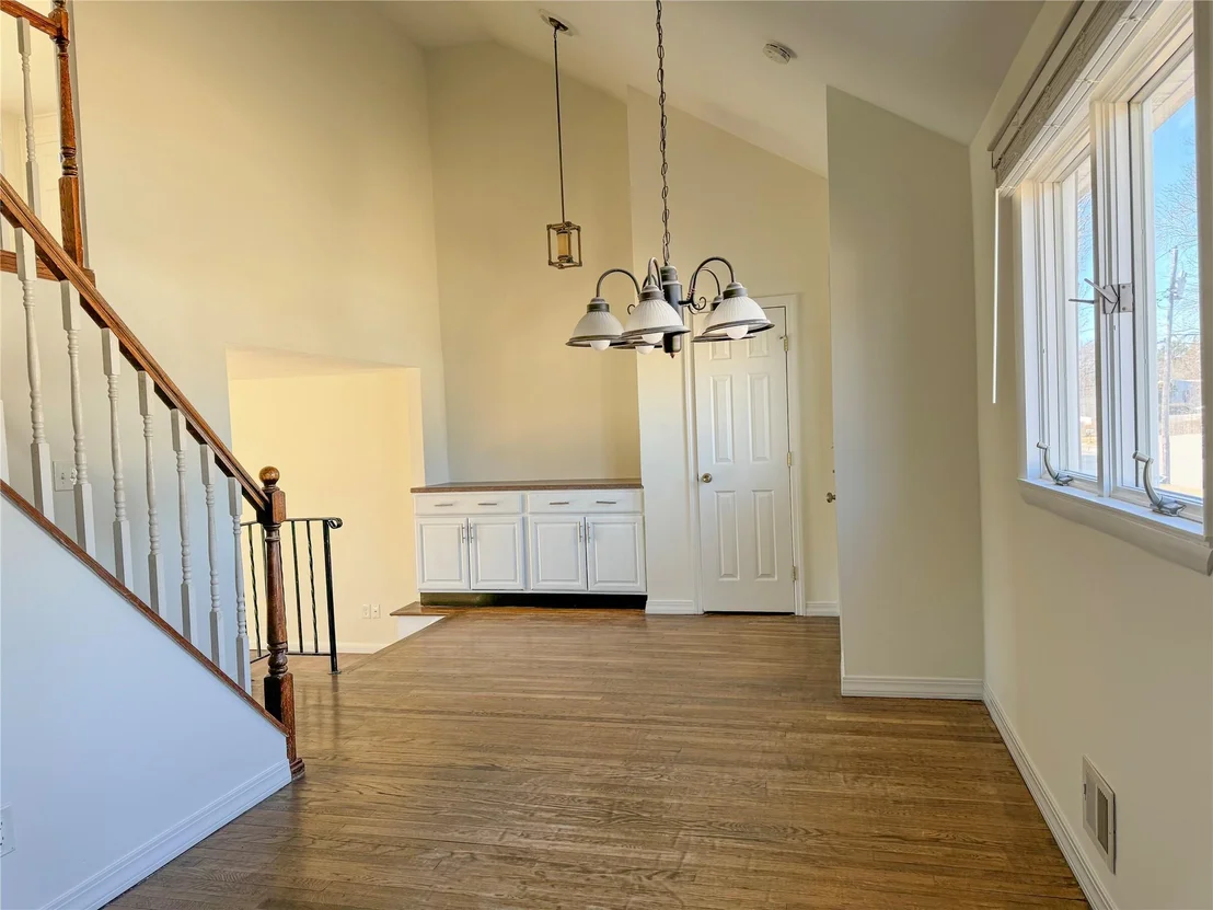 Photo of 14 Farner Avenue