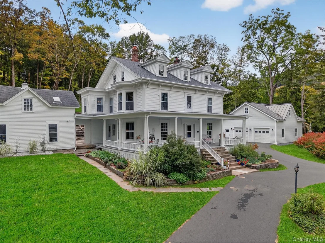 Photo of 1657 River Road