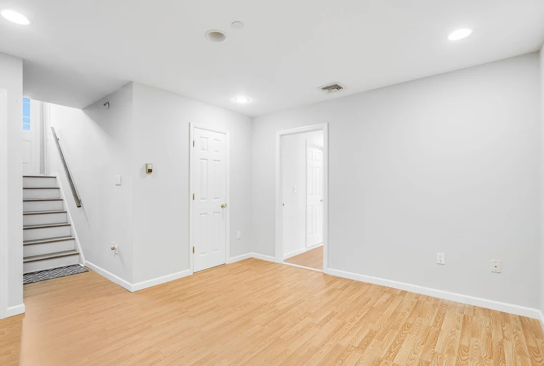 Photo of 9 Adelphi Avenue