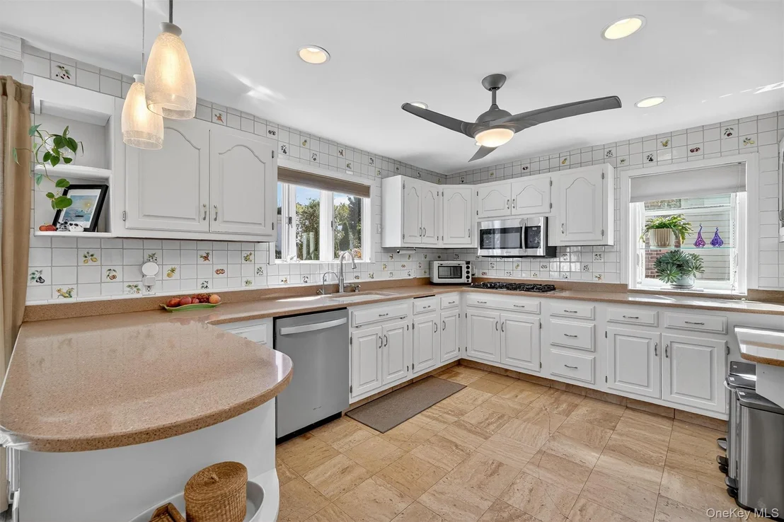 Photo of 268 Marbledale Road